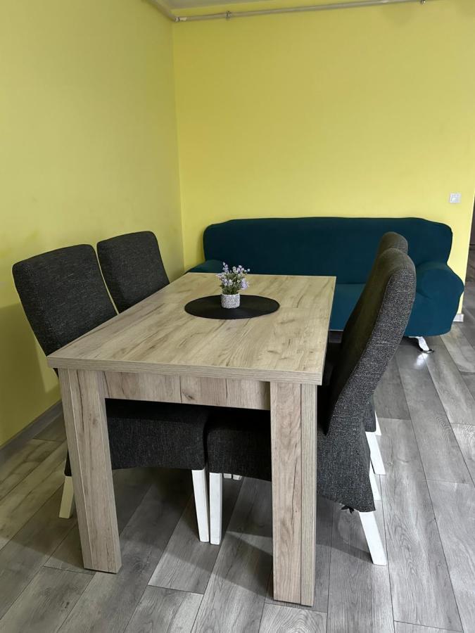 Bistriţa Kiwi Apartment מראה חיצוני תמונה
